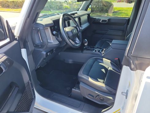 Certified 2025 Ford Bronco Outer Banks AWD/4WD image 14