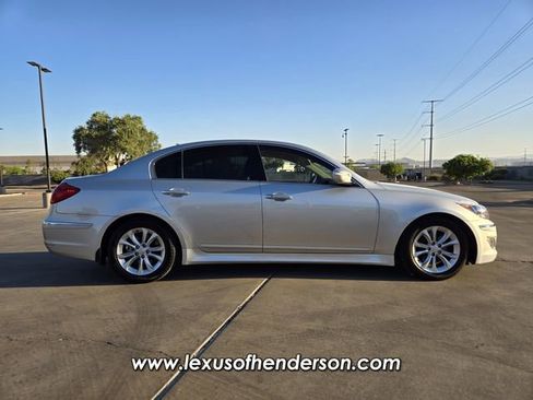 Used 2013 Hyundai Genesis 3.8 image 7