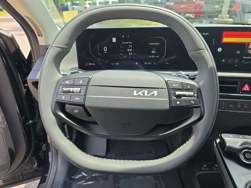 New 2025 Kia EV6 Wind image 18