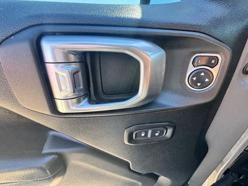 Used 2020 Jeep Wrangler Unlimited Sport image 15
