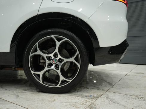 Used 2024 Alfa Romeo Tonale Ti w/ Premium Interior Package image 14