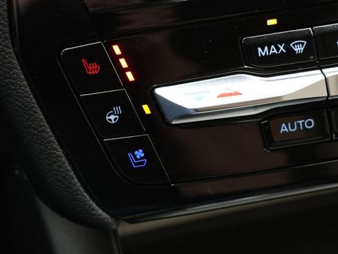 Used 2023 Ford Explorer Limited image 25