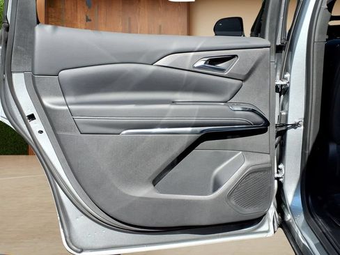 New 2026 Chevrolet Traverse LT w/ Driver Confidence Package FWD image 24