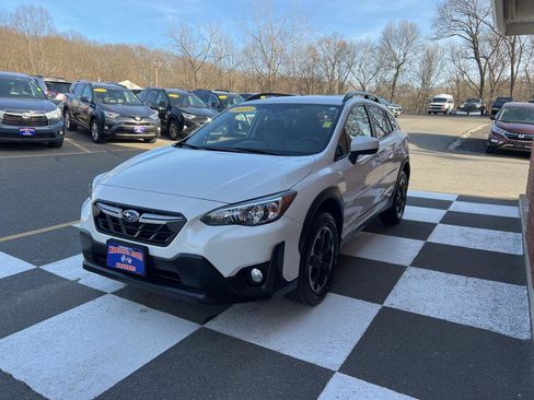 Used 2021 Subaru Crosstrek 2.0i Premium image 6