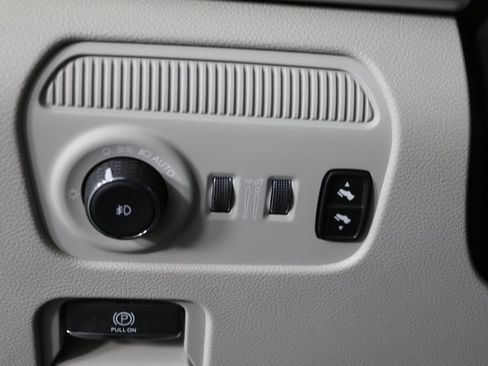 New 2024 Jeep Wagoneer L Series III w/ Premium Group I image 28