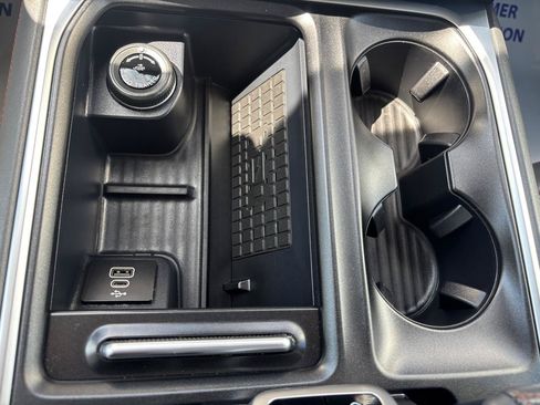 Used 2025 Ford Expedition Max Active AWD/4WD image 24