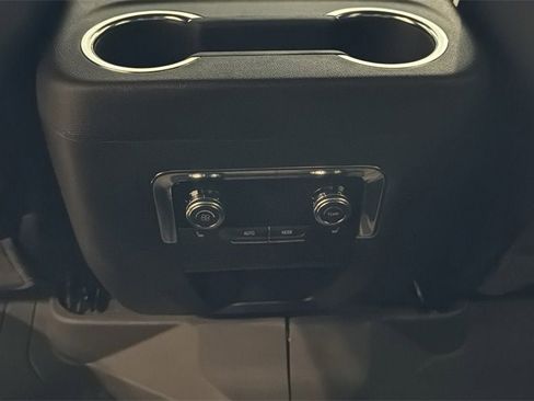 New 2026 GMC Yukon XL Elevation image 21