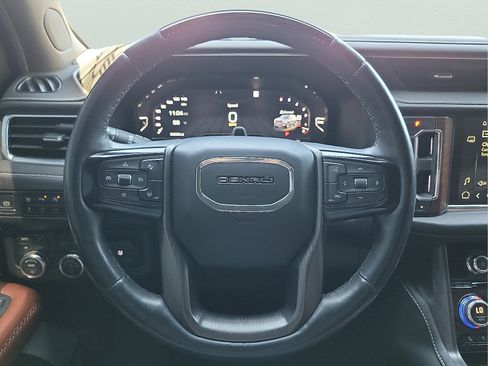 Used 2023 GMC Yukon Denali Ultimate AWD/4WD image 19
