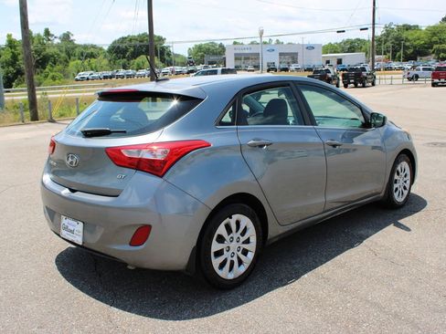 Used 2016 Hyundai Elantra GT FWD image 16