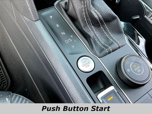 Used 2023 Volkswagen Atlas Cross Sport SE AWD/4WD image 38