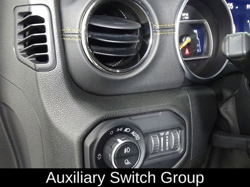 Used 2021 Jeep Gladiator Overland image 18