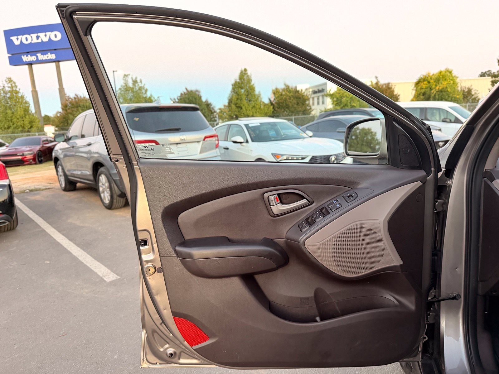 Used 2011 Hyundai Tucson GLS FWD image 15