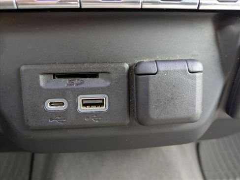 Used 2020 Chevrolet Silverado 2500 LT w/ Texas Edition image 15