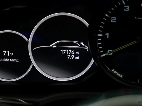 Used 2023 Porsche Cayenne image 68