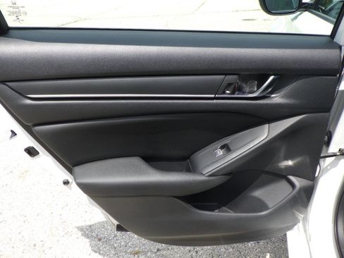 Used 2019 Honda Accord Sport image 12