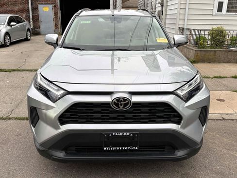 Used 2025 Toyota RAV4 XLE AWD/4WD image 6