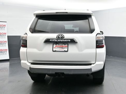 Used 2022 Toyota 4Runner TRD Off-Road Premium image 8