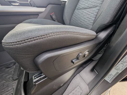 New 2026 RAM 1500 4x4 Crew Cab image 16