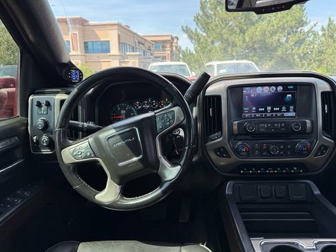 Used 2019 GMC Sierra 2500 Denali AWD/4WD image 26