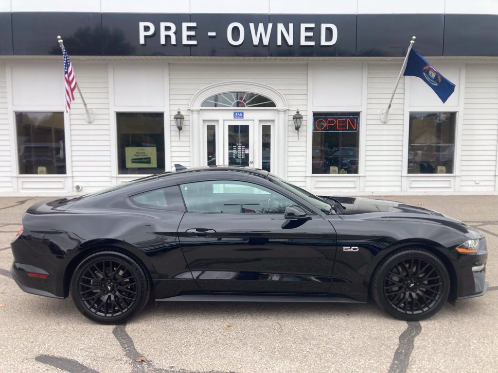Used 2023 Ford Mustang GT Premium w/ Equipment Group 401A RWD image 4