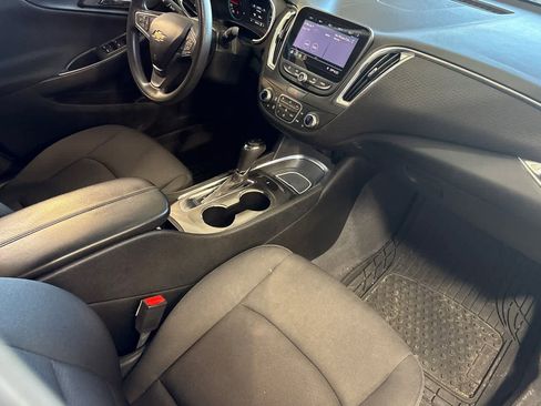 Used 2019 Chevrolet Malibu LT image 17