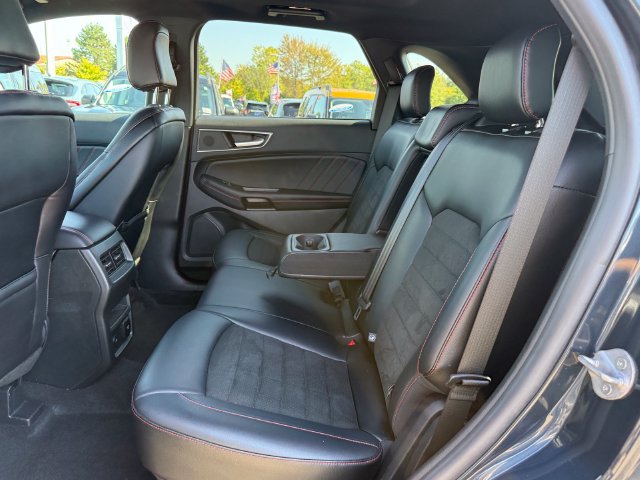 Certified 2024 Ford Edge ST-Line AWD/4WD image 9