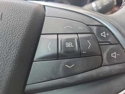 Used 2018 Cadillac XT5 FWD image 23