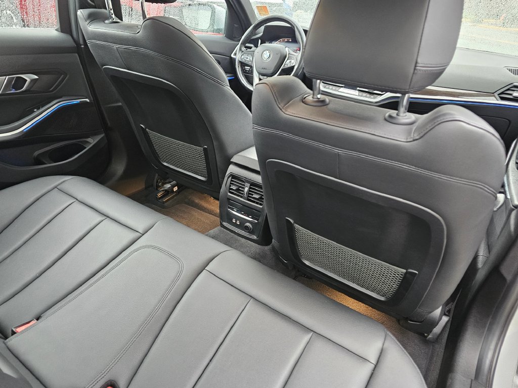 Used 2019 BMW 330i xDrive Sedan w/ Convenience Package AWD/4WD image 15