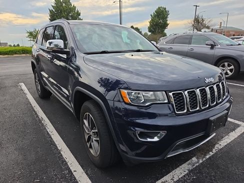 Used 2017 Jeep Grand Cherokee Limited AWD/4WD image 2