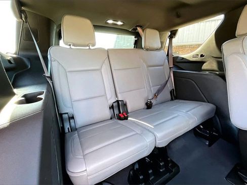 Used 2021 GMC Yukon SLT w/ SLT Luxury Plus Package image 30