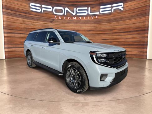 New 2025 Ford Expedition Active image 7
