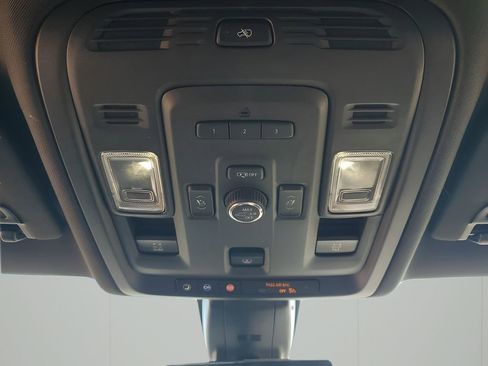 Used 2021 GMC Yukon Denali w/ Denali Premium Package image 42