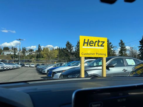 Used 2025 Nissan Sentra SV image 17