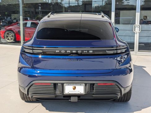 Certified 2024 Porsche Macan 4 Electric image 8