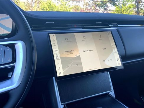 New 2025 Land Rover Range Rover SE image 6