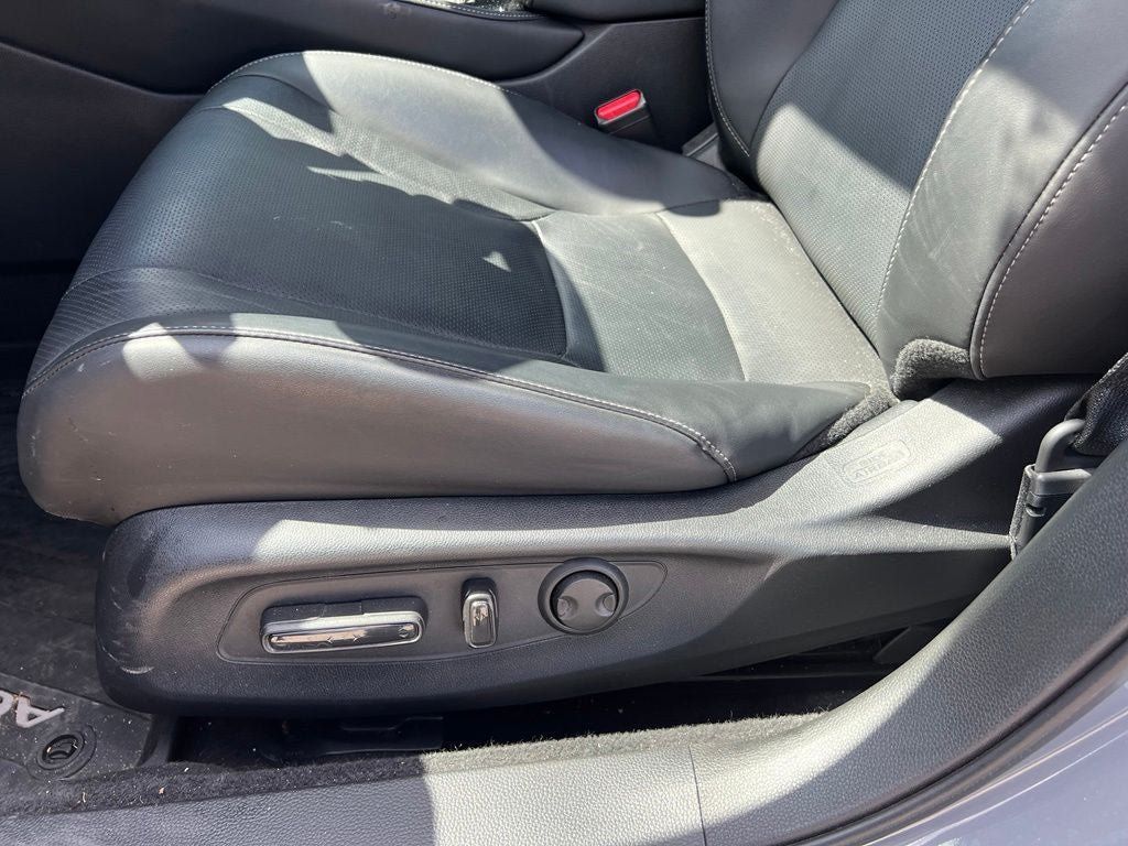 Used 2023 Honda Accord Touring image 19