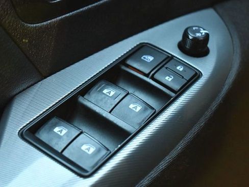 Used 2020 Toyota Sienna SE image 15