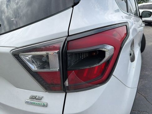 Used 2017 Ford Escape SE FWD image 17