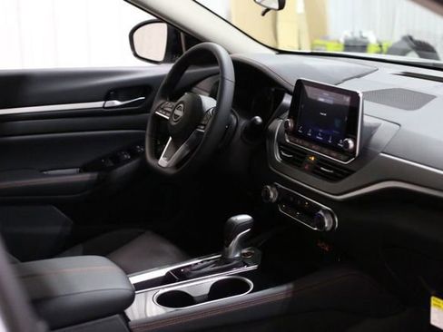 New 2025 Nissan Altima 2.5 SR image 22