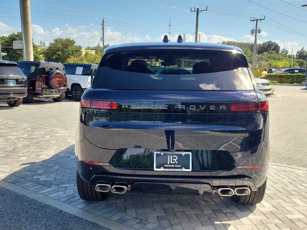 New 2027 Land Rover Range Rover Sport Dynamic SE AWD/4WD image 4