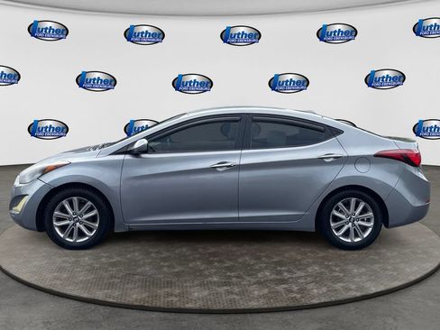 Used 2015 Hyundai Elantra SE w/ Option Group 02 FWD image 2