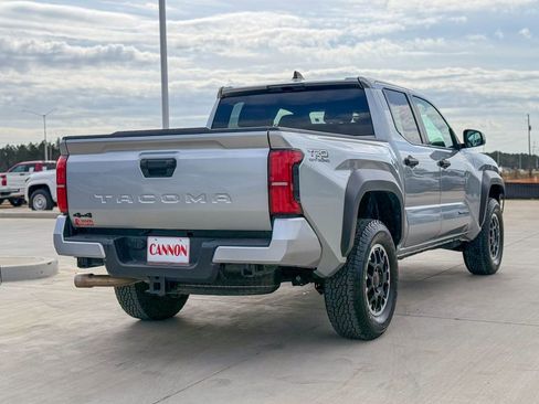 Used 2024 Toyota Tacoma TRD Off-Road AWD/4WD image 12