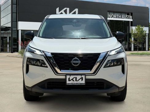 Used 2023 Nissan Rogue S AWD/4WD image 3
