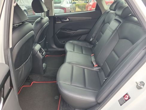 Certified 2020 Kia Cadenza Limited image 14