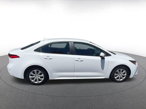 Used 2025 Toyota Corolla LE FWD image 16