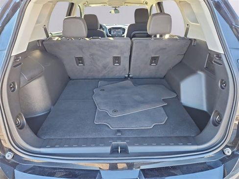 Used 2023 GMC Terrain SLE w/ Driver Convenience Package image 31