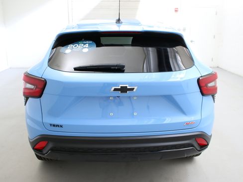 Certified 2024 Chevrolet Trax RS w/ Driver Confidence Package FWD image 7