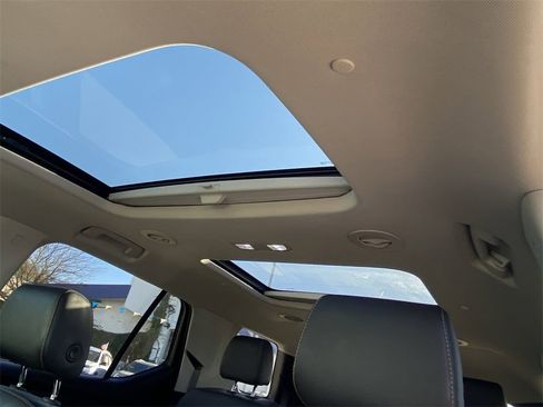 Used 2020 Chevrolet Traverse Premier w/ Redline Edition image 22
