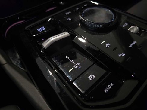 Used 2025 BMW i5 xDrive40 w/ Premium Package image 38