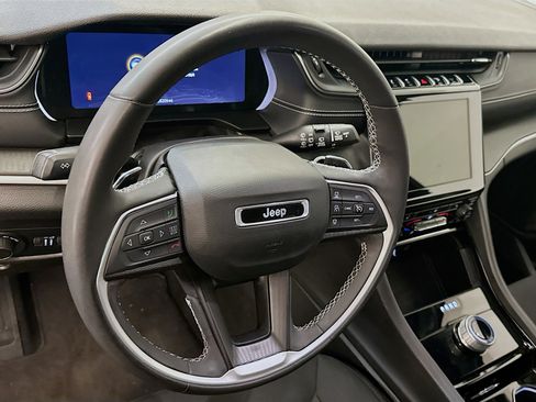 Used 2023 Jeep Grand Cherokee L Laredo w/ Luxury Tech Group I image 18